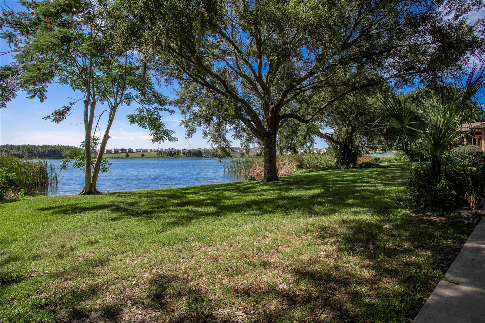 Eustis, FL 32726,9 HERMOSA DR