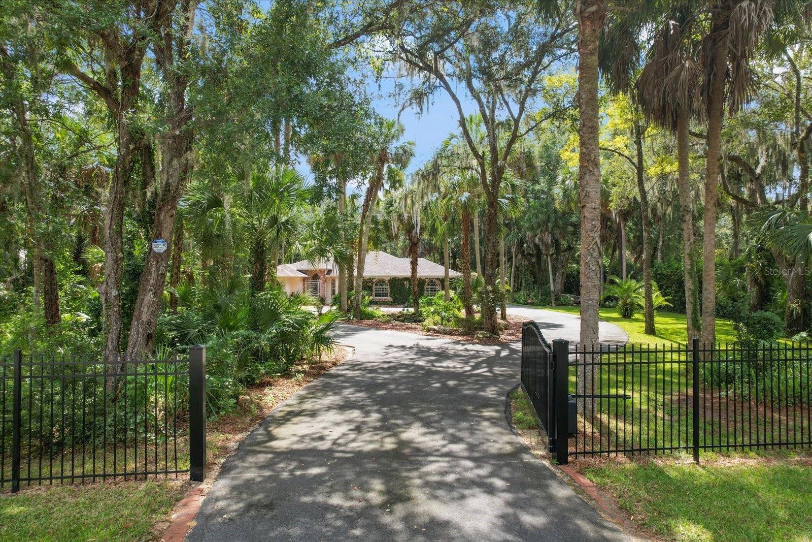 Inglis, FL 34449,10 CAPTAINS COVE RD