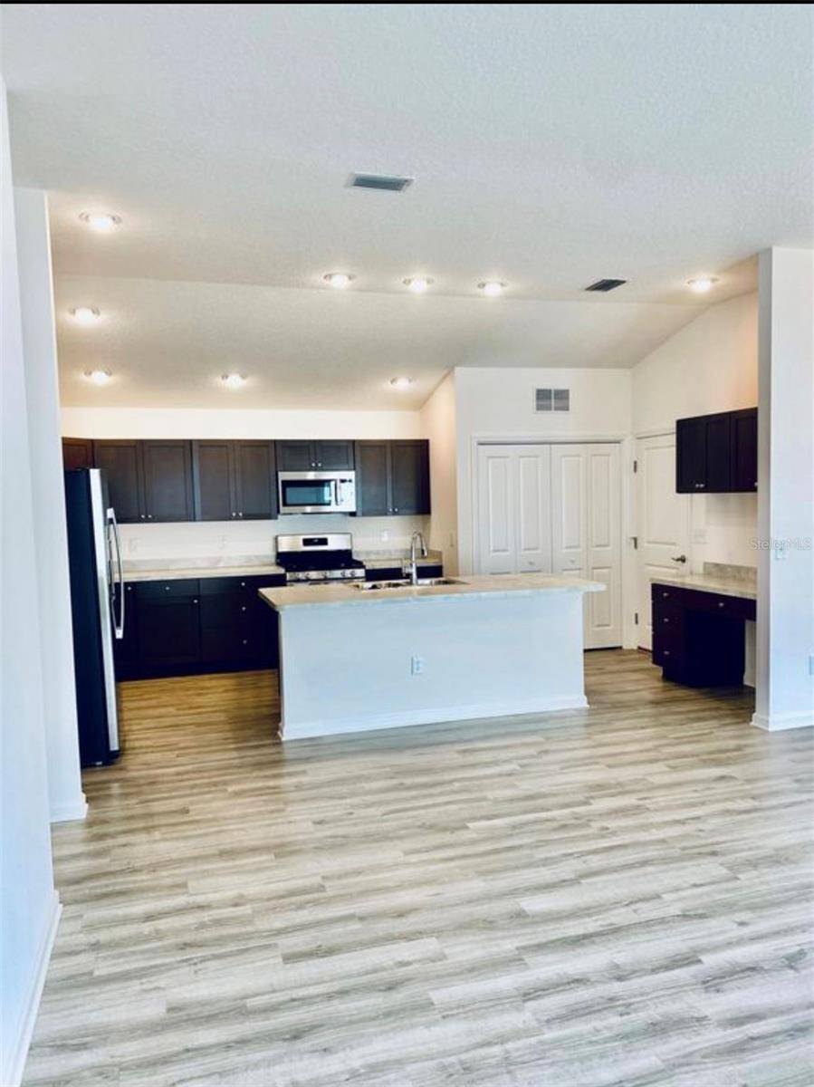 The Villages, FL 34762,7181 DENVER AVE