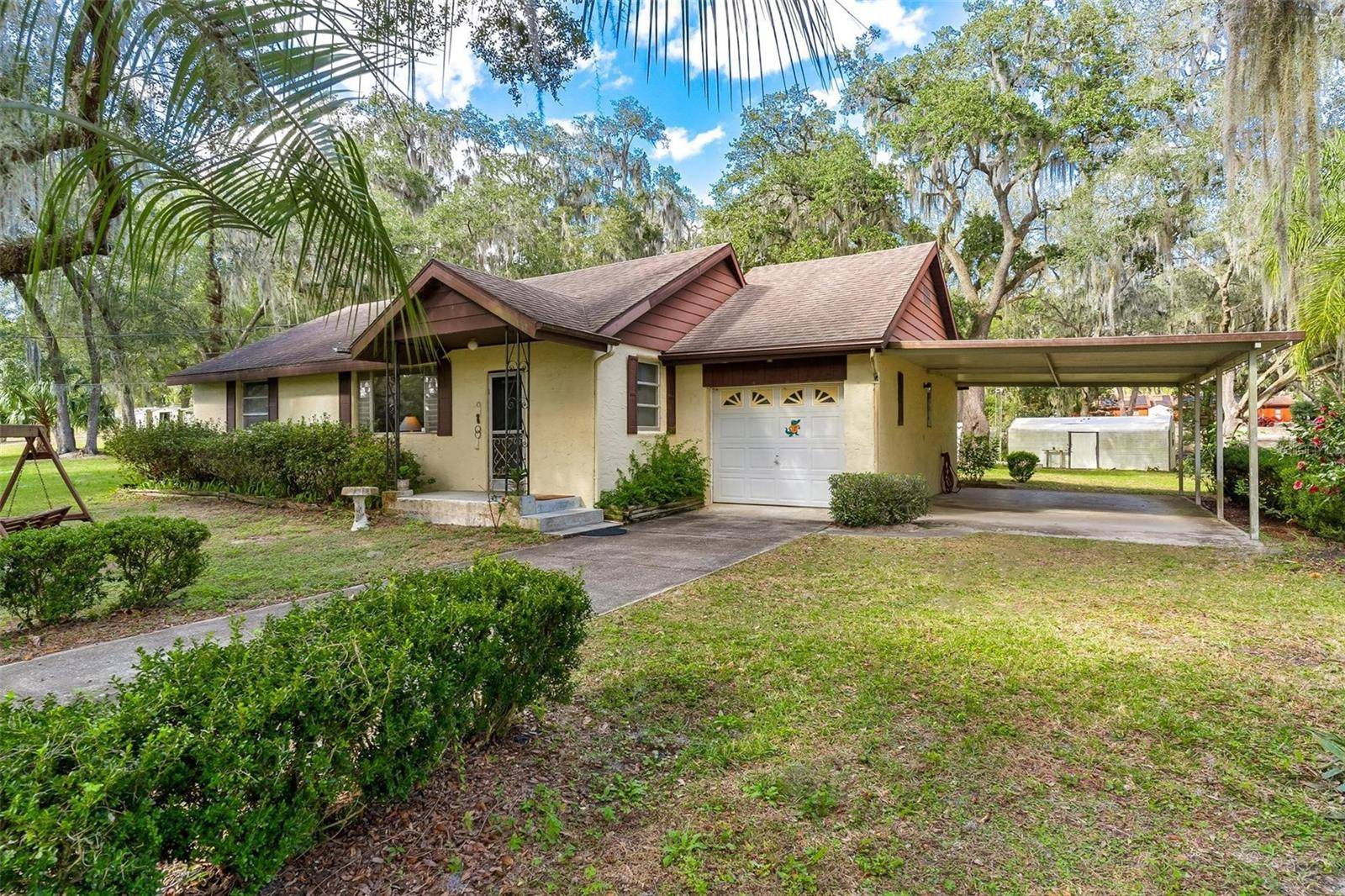 Lady Lake, FL 32159,129 E HERMOSA ST