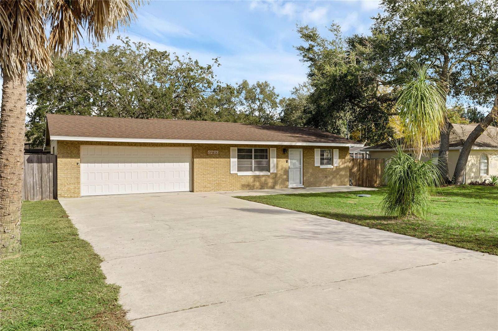 Fruitland Park, FL 34731,5233 FREDRICK RD