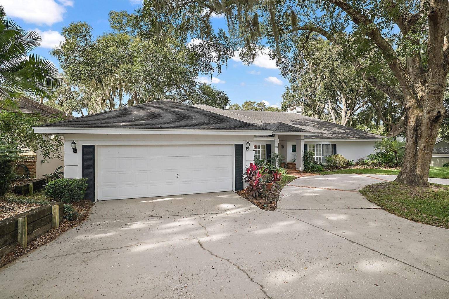 Mount Dora, FL 32757,555 SAND LAKE CT