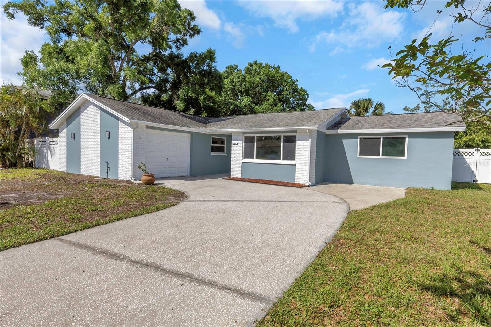 Tarpon Springs, FL 34689,1004 GREENLEAF WAY