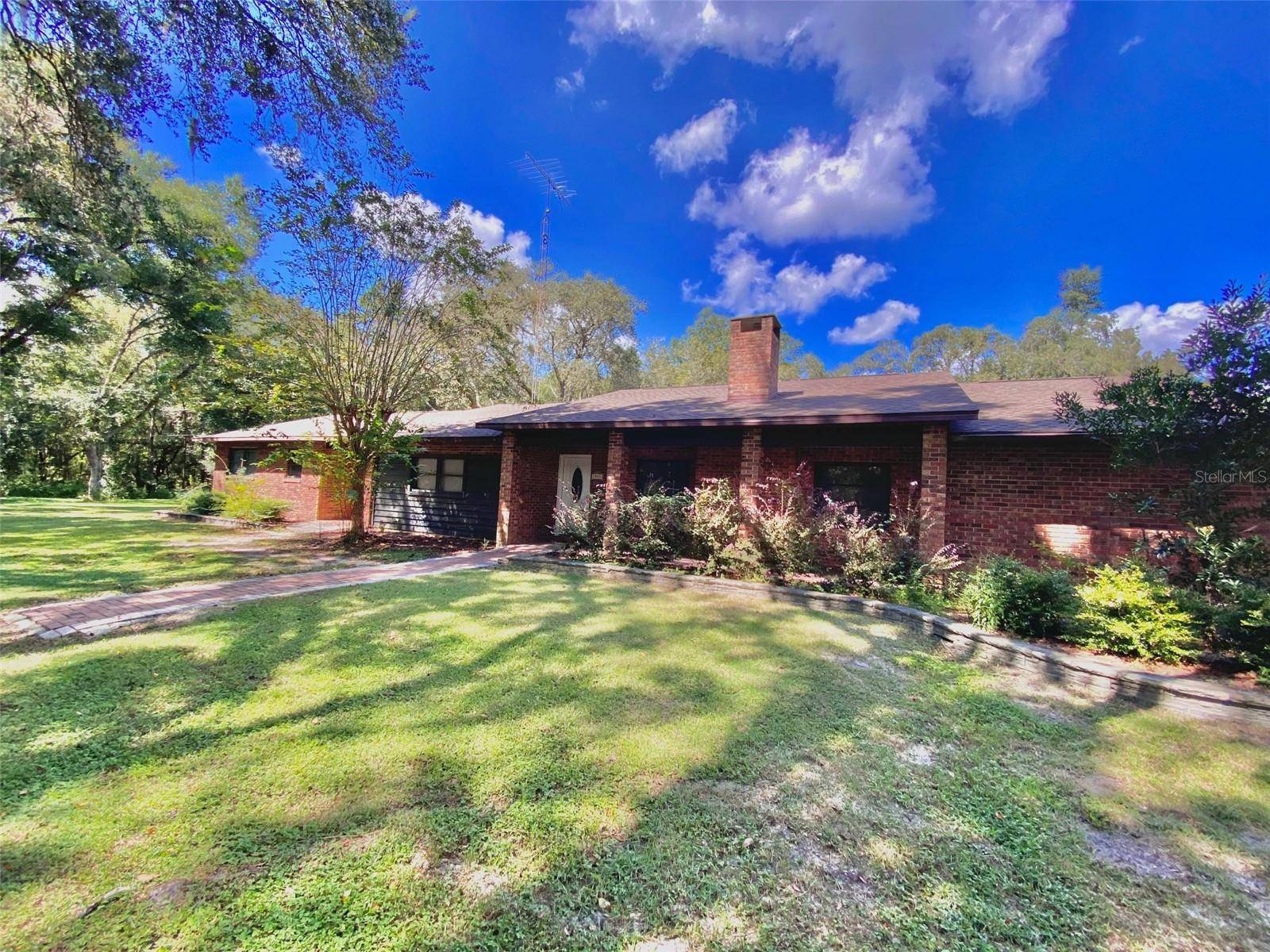Lady Lake, FL 32159,1921 SMITTY RD