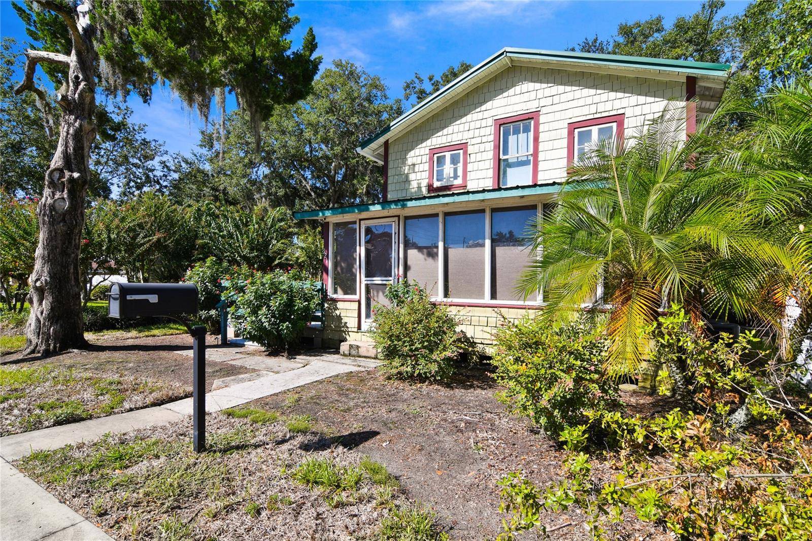 Mount Dora, FL 32757,121 N HIGHLAND ST