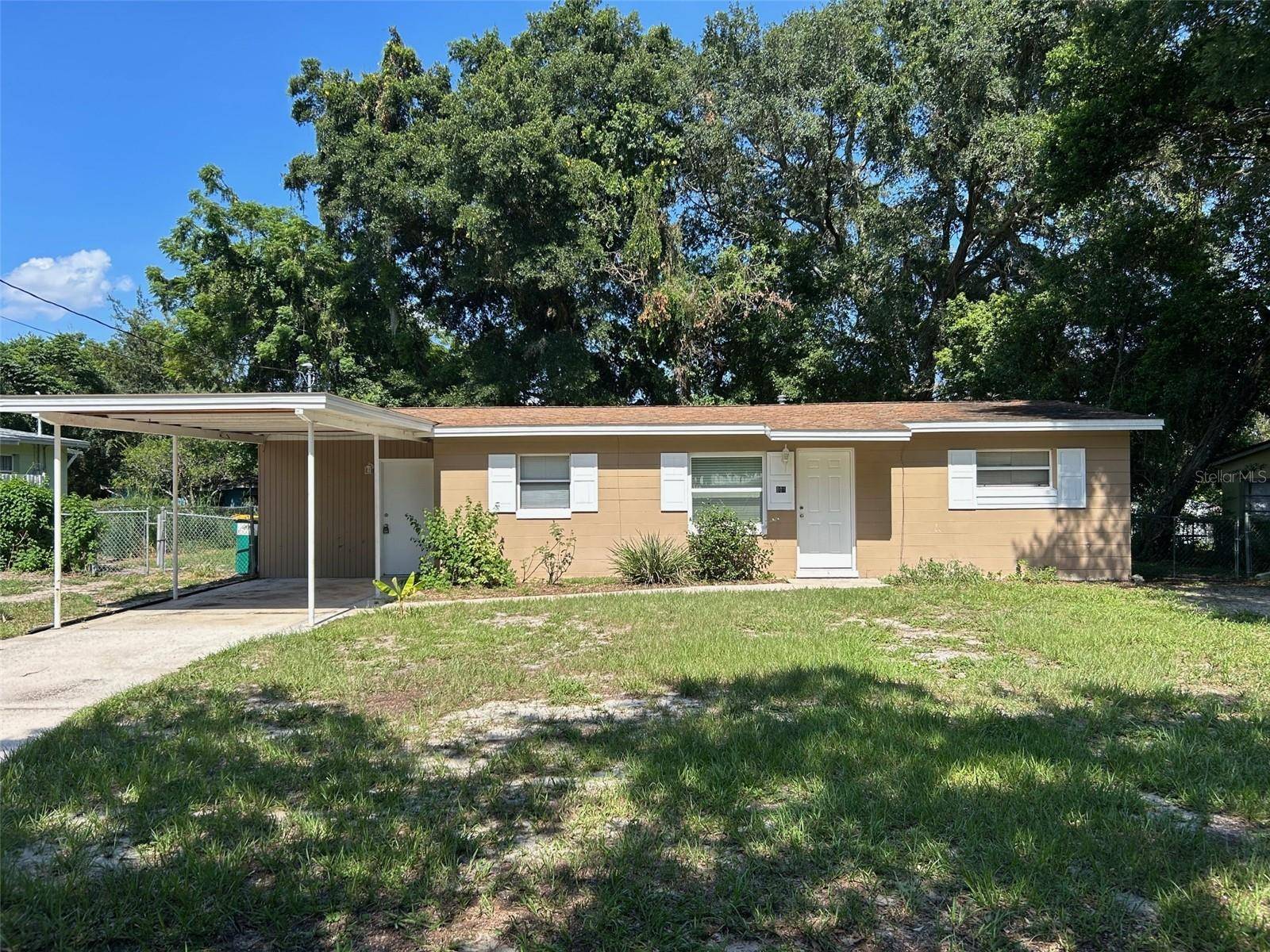 Fruitland Park, FL 34731,801 PLUMOSA AVE