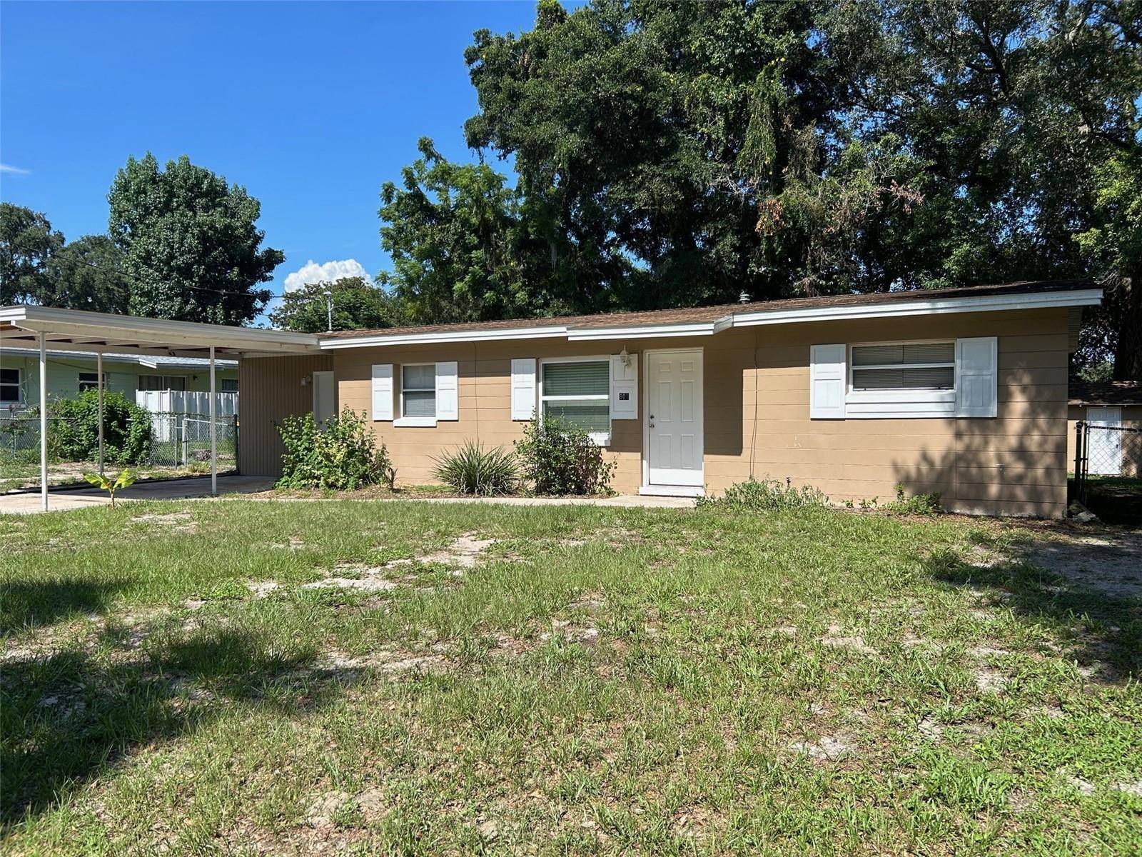 Fruitland Park, FL 34731,801 PLUMOSA AVE