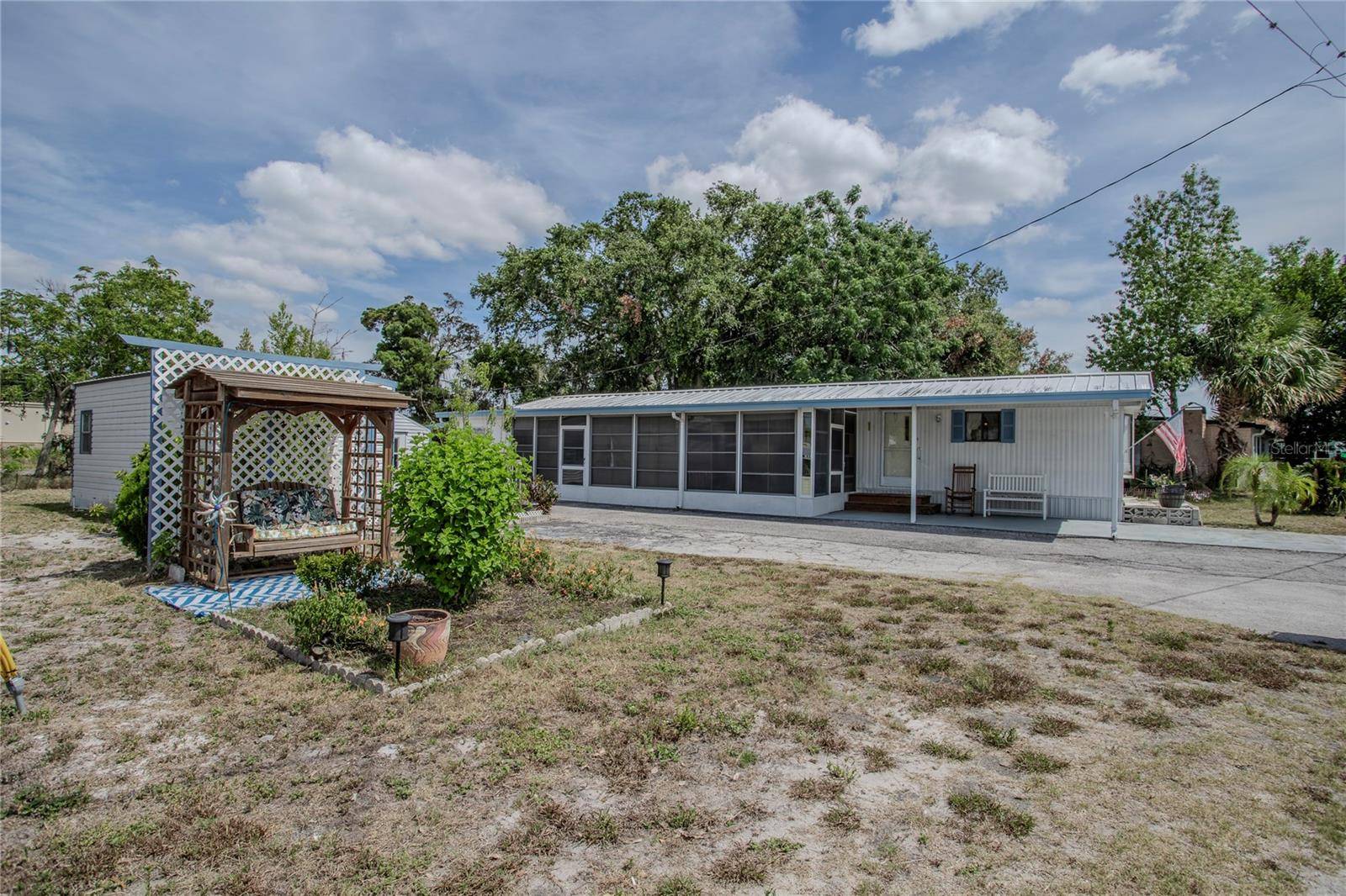Tavares, FL 32778,1306 WESTLAND DR