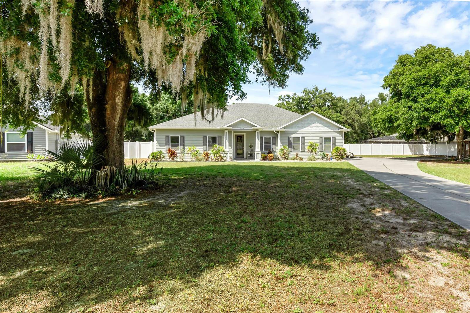 Fruitland Park, FL 34731,819 DEEP WOOD CT