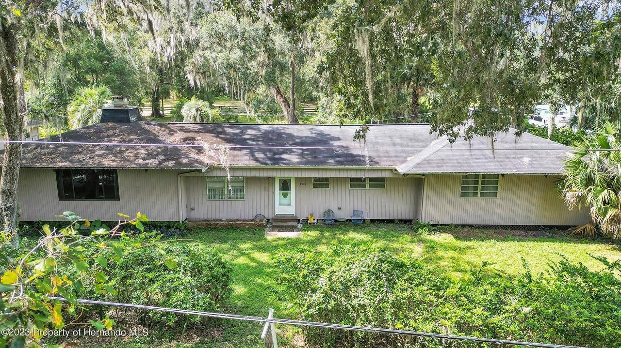 Lake Panasoffkee, FL 33538,3230 CR 421