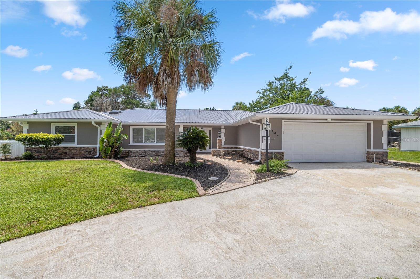 Crystal River, FL 34429,632 SE 1ST CT