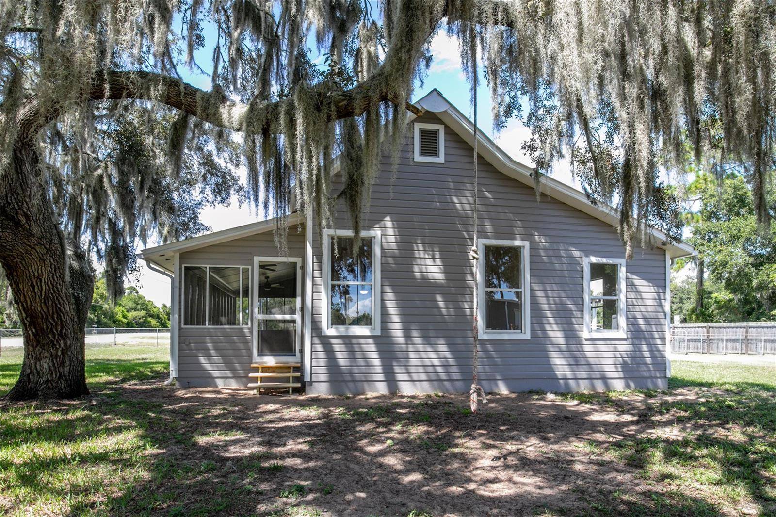 Umatilla, FL 32784,19402 E 5TH ST