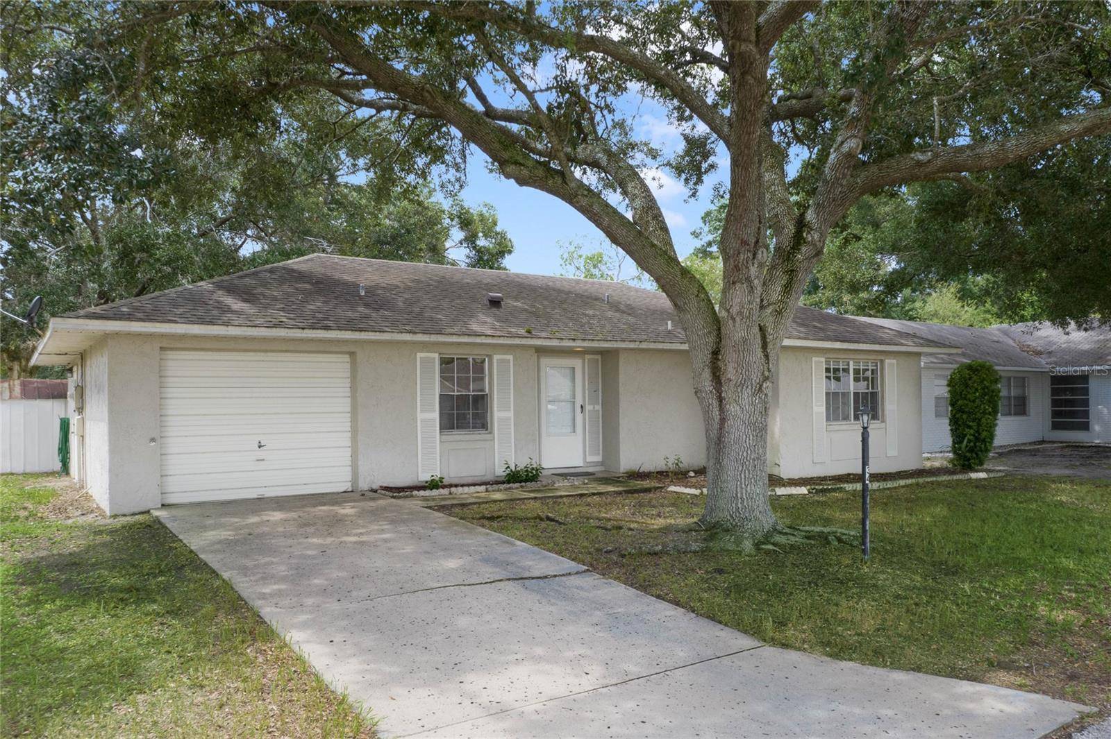 Davenport, FL 33837,34 CEDAR DR