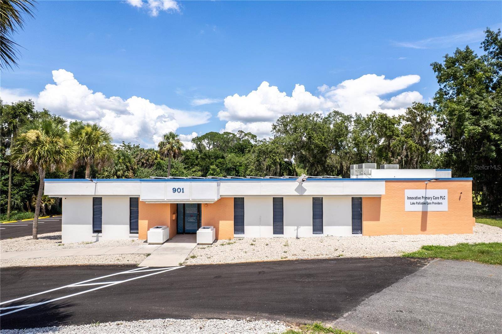 Eustis, FL 32726,901 N GROVE ST  / SR 19