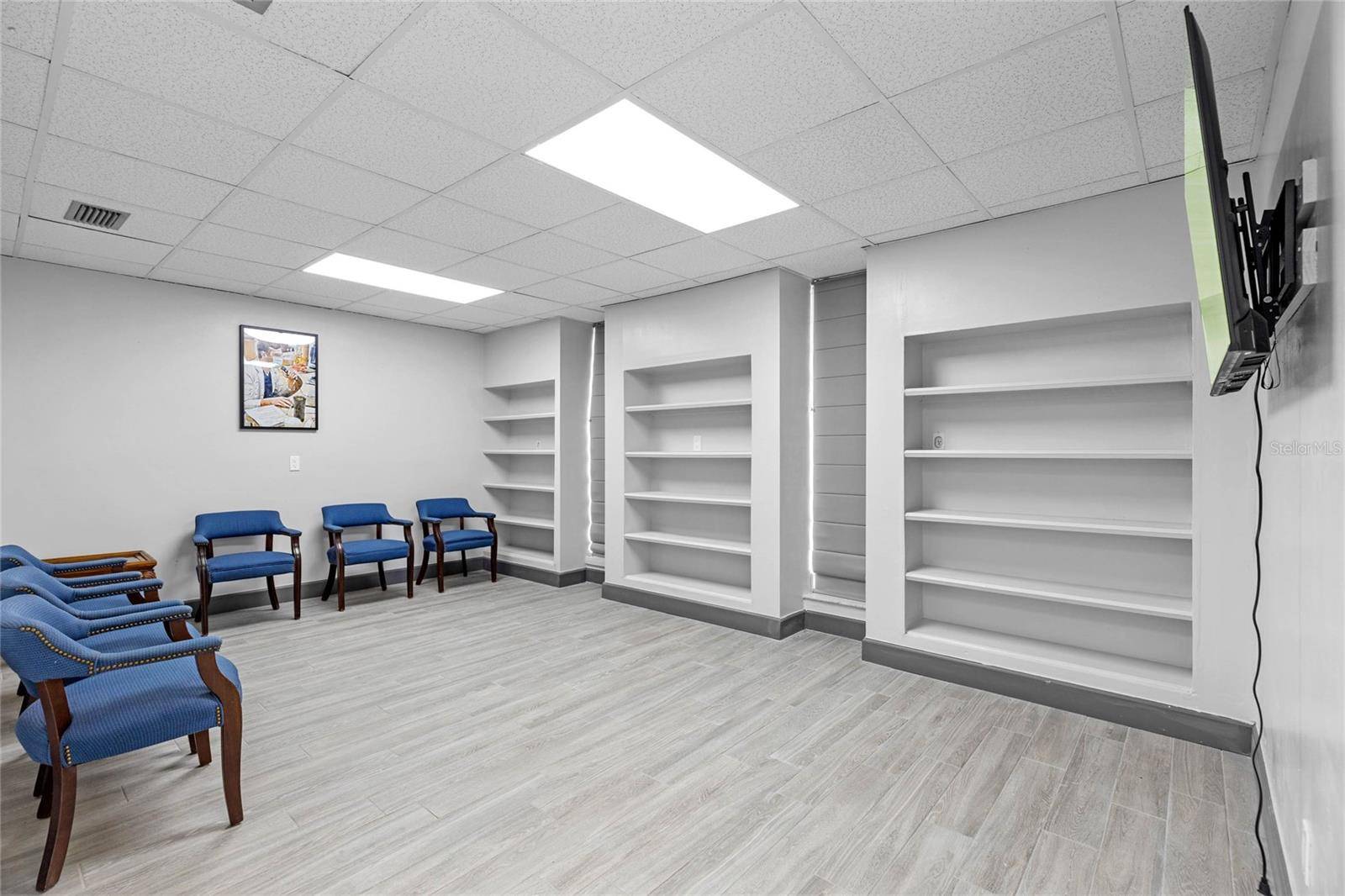 Eustis, FL 32726,901 N GROVE ST  / SR 19