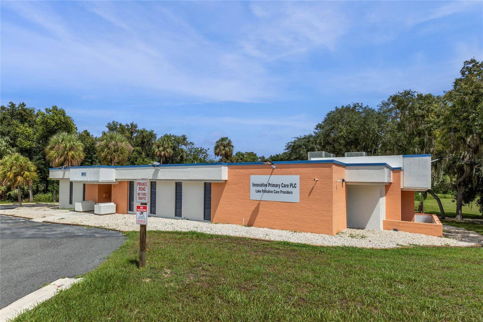 Eustis, FL 32726,901 N GROVE ST  / SR 19