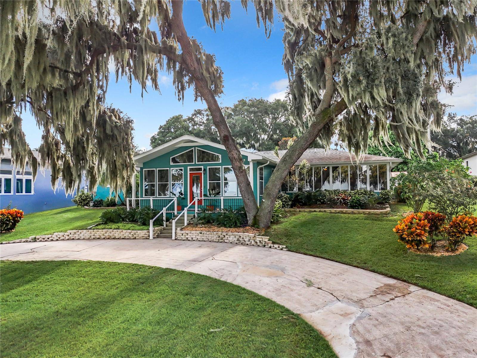 Eustis, FL 32726,1559 LAKESHORE DR