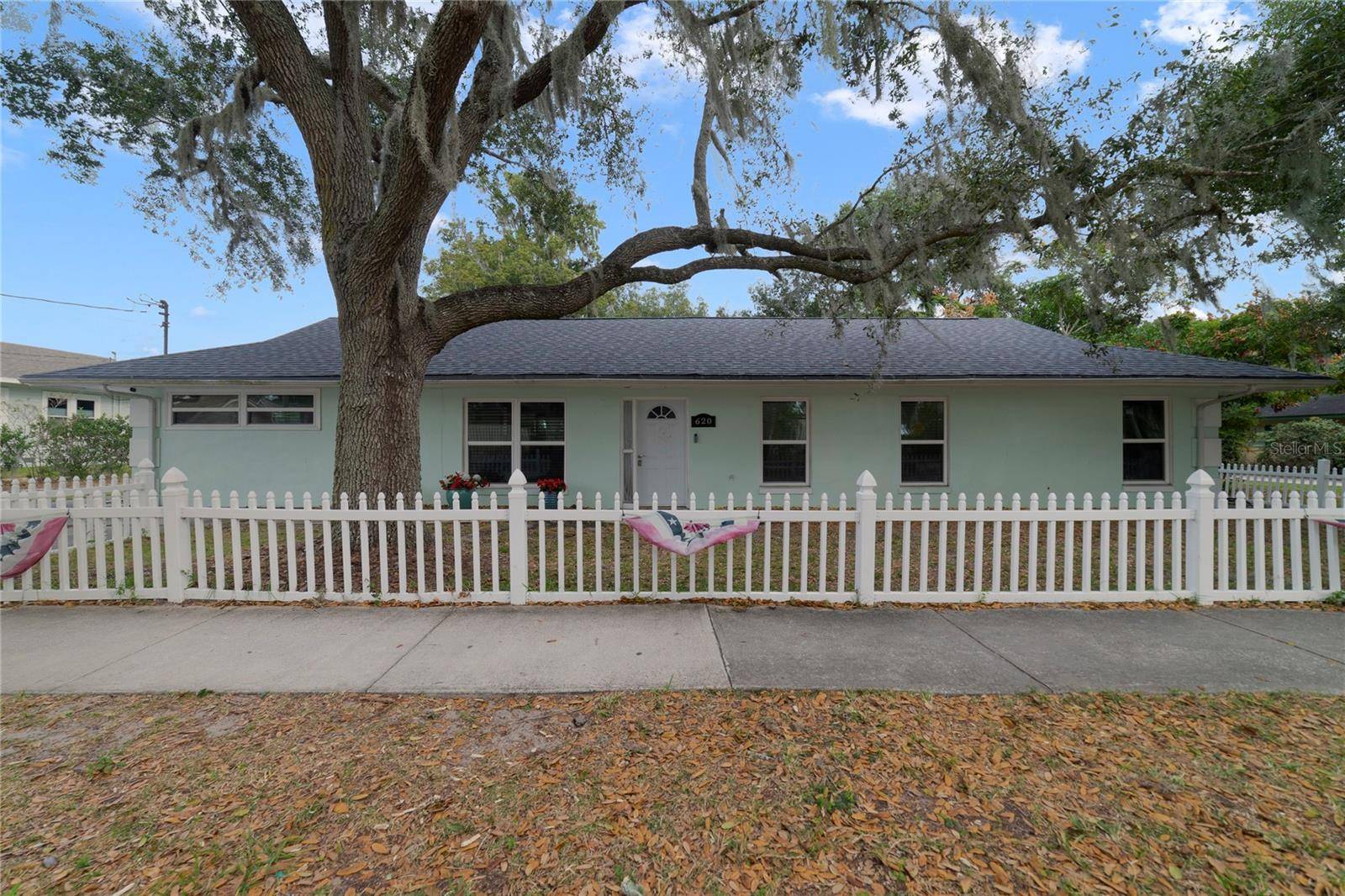 Mount Dora, FL 32757,620 N HIGHLAND ST