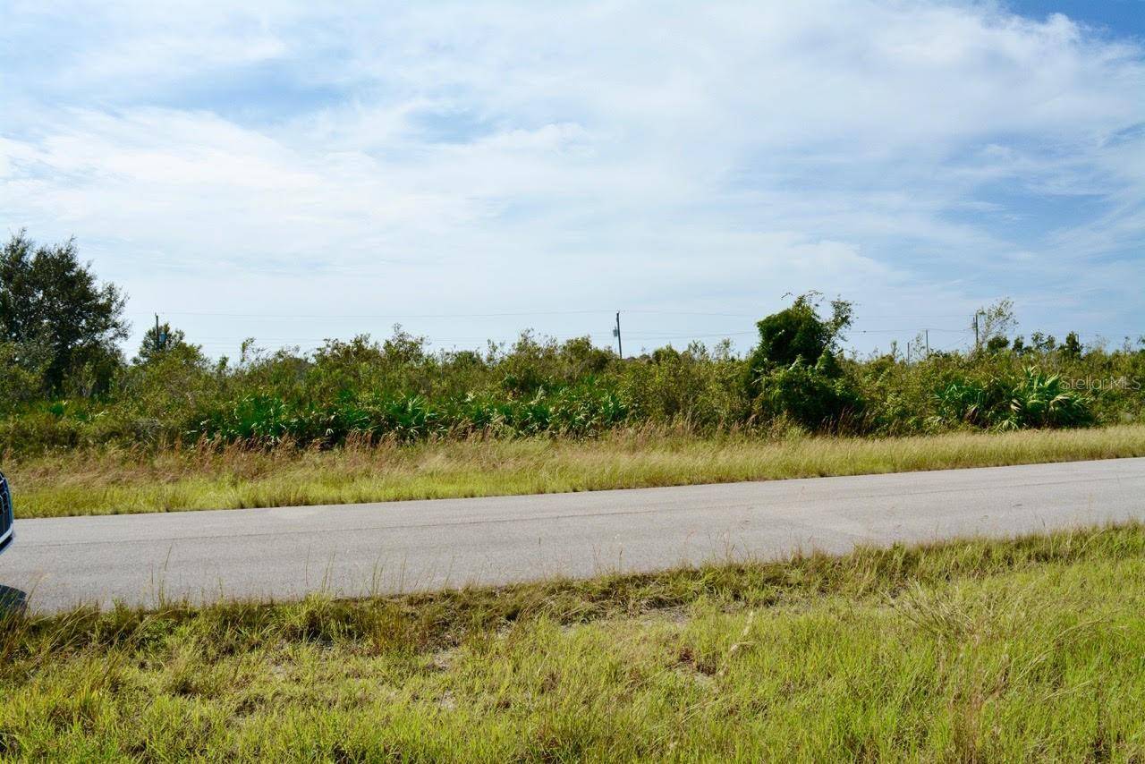 Lehigh Acres, FL 33971,2811 70TH ST W