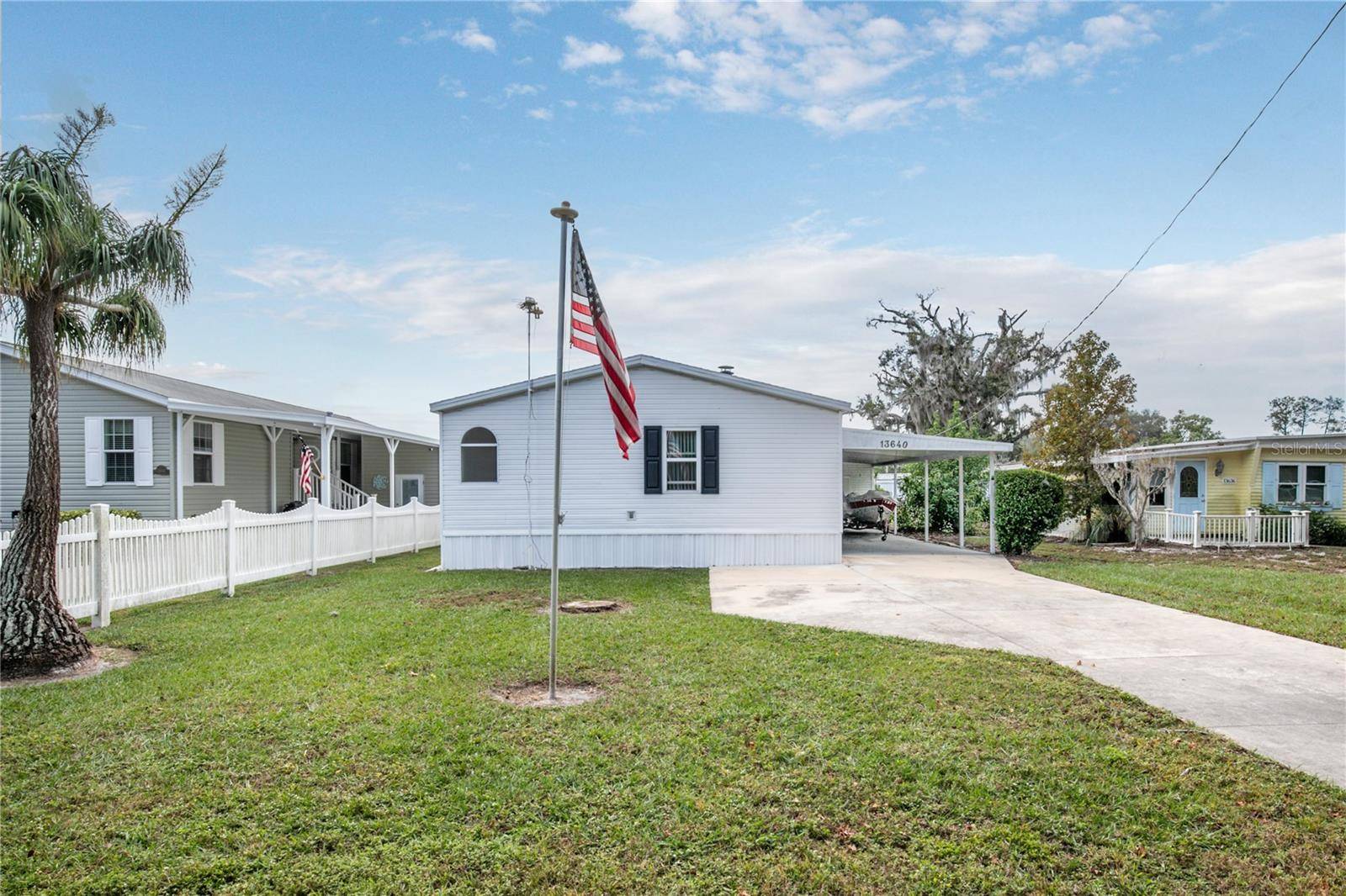 Astatula, FL 34705,13640 PALM DR