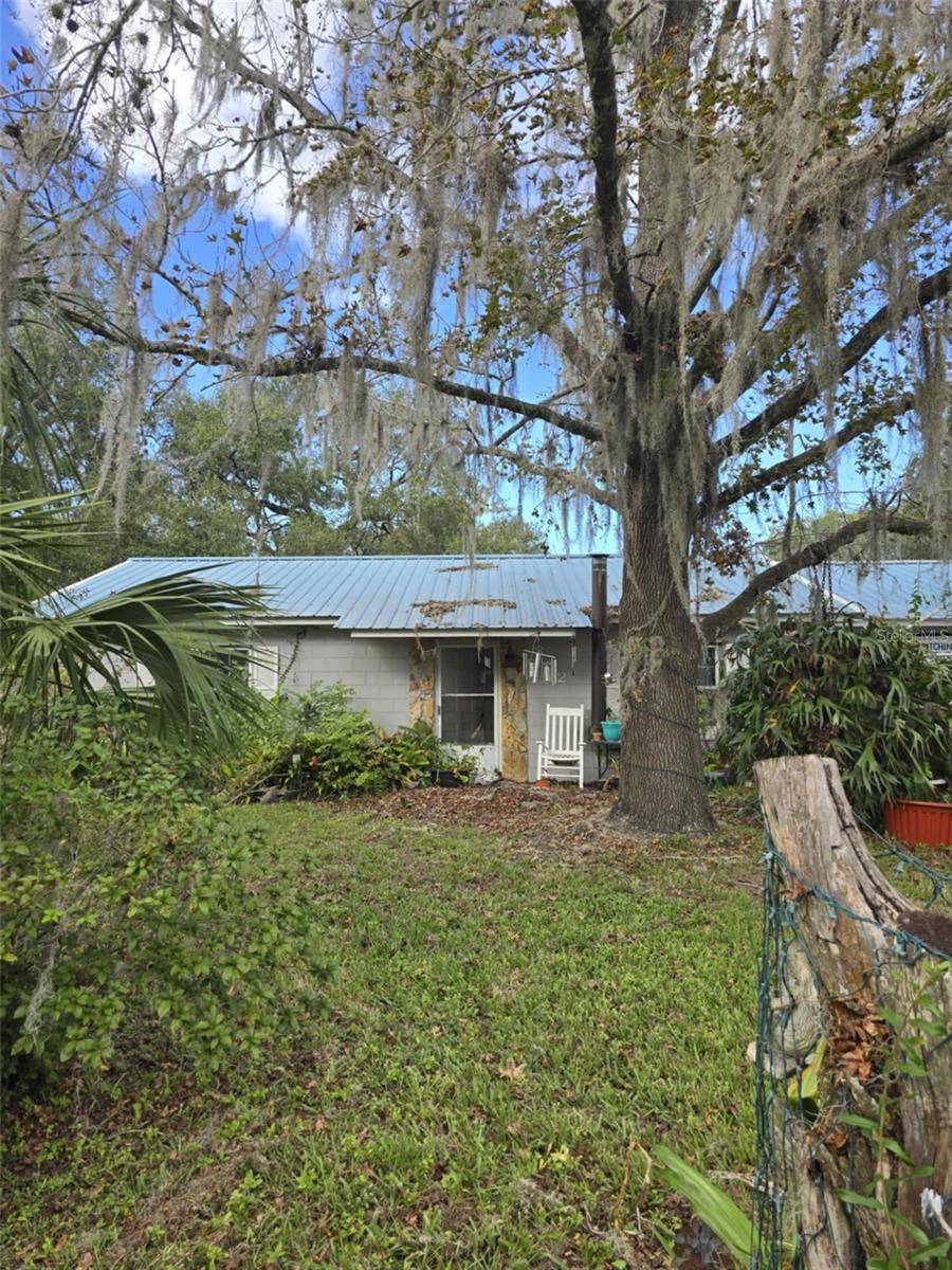 Bushnell, FL 33513,302 W HUNT AVE