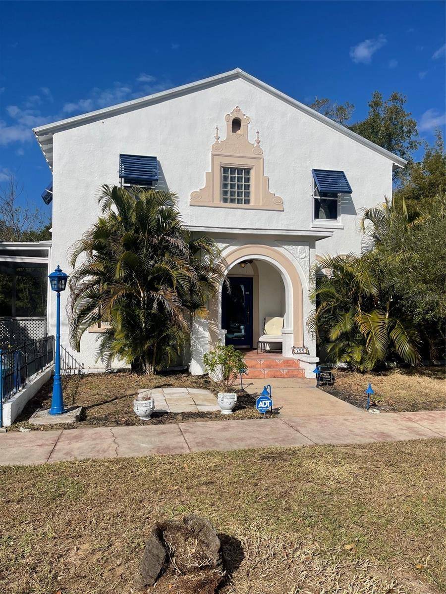 Howey In The Hills, FL 34737,100 W MYRTLE ST