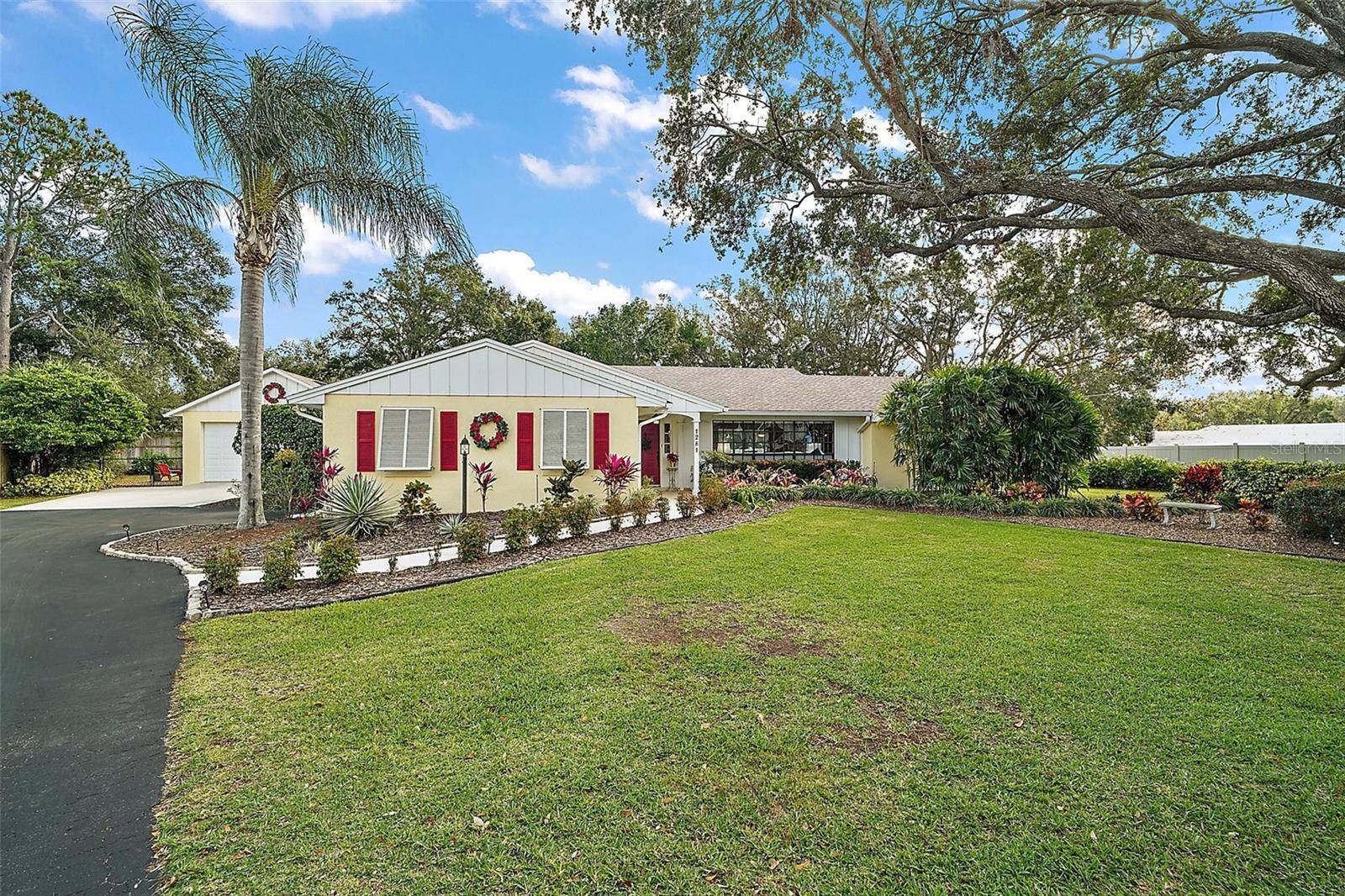 Eustis, FL 32726,1281 GRAY CT
