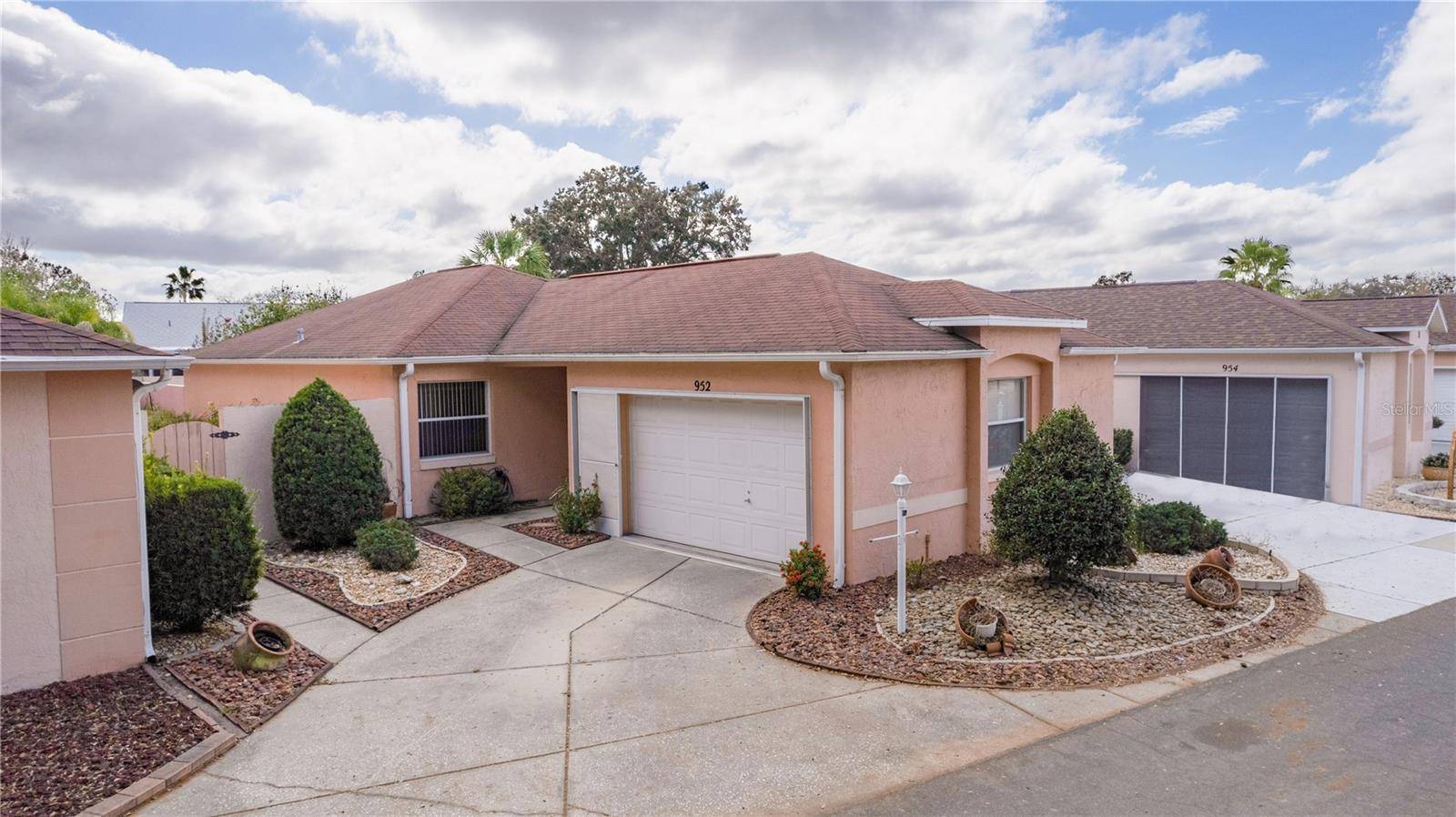 The Villages, FL 32159,952 AVALON AVE