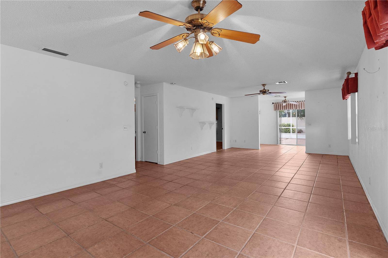 The Villages, FL 32159,952 AVALON AVE