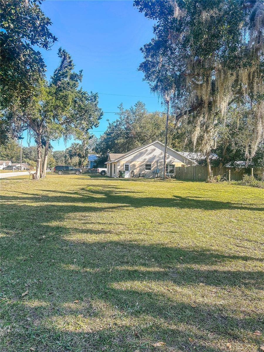 Umatilla, FL 32784,342 ROSE ST