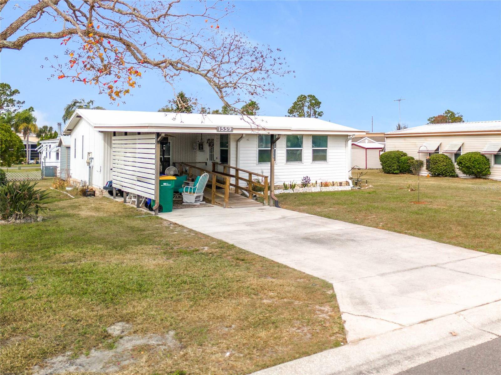 Tavares, FL 32778,1559 NASSAU CIR