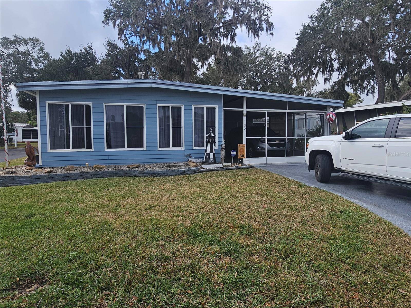 Fruitland Park, FL 34731,30 RIVERVIEW DR