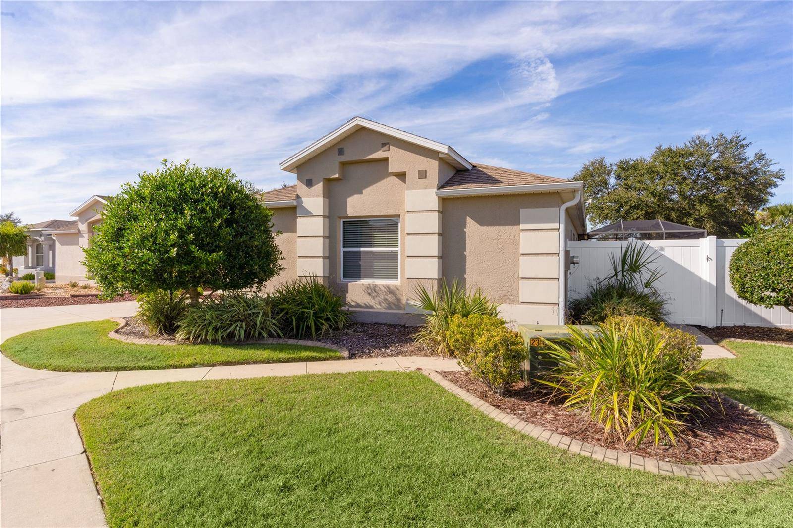 The Villages, FL 32162,2243 MONTBROOK PL