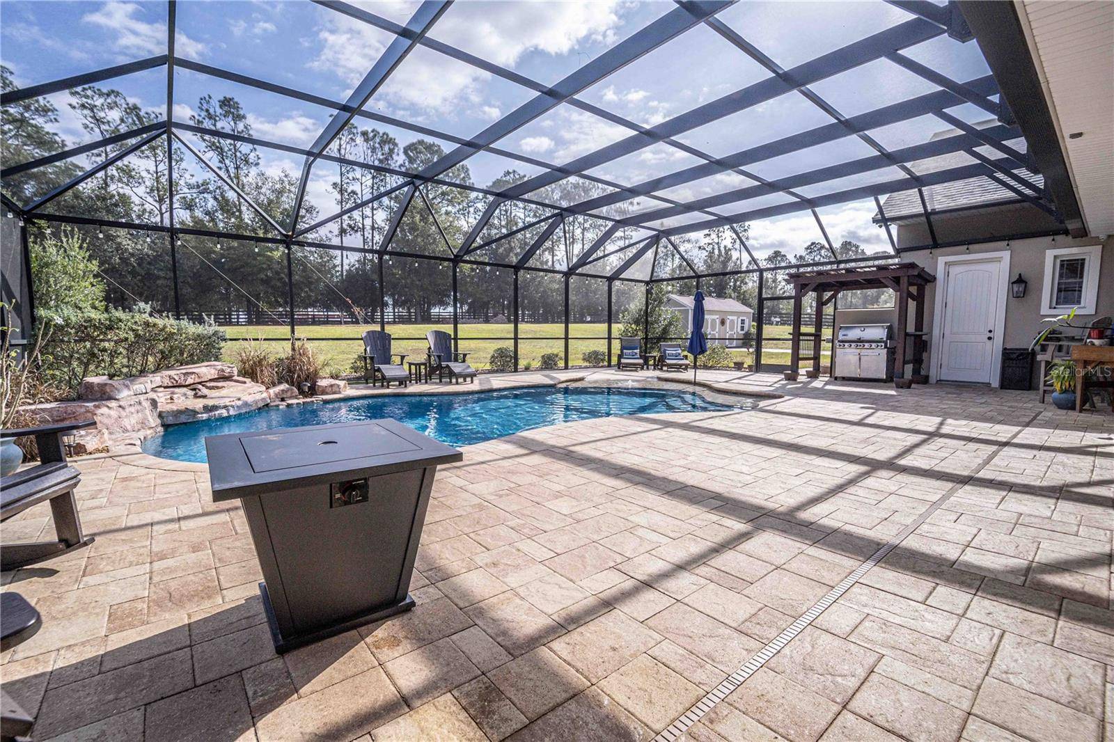 Weirsdale, FL 32195,41516 SADDLE RIDGE LN