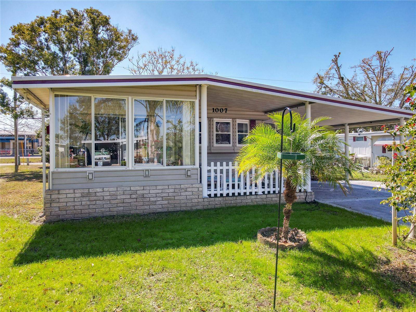 Tavares, FL 32778,1007 BELMONT CIR