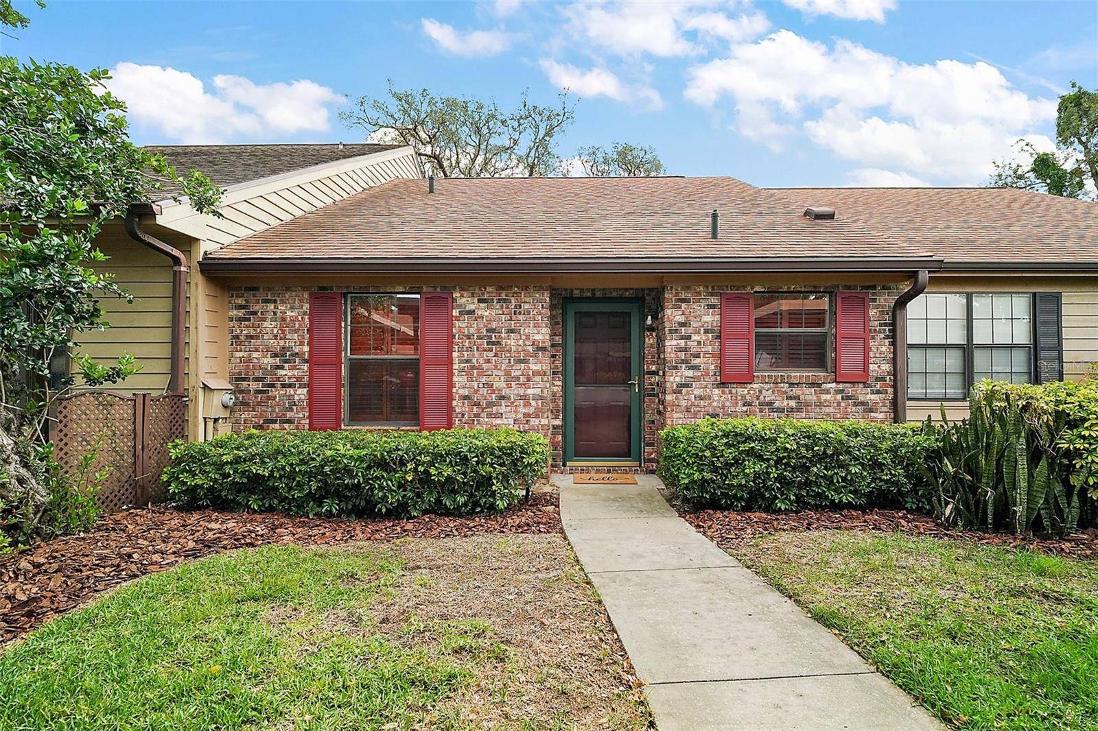 Eustis, FL 32726,18 COVE LN