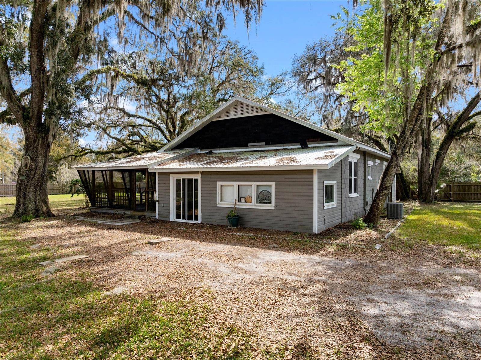Hawthorne, FL 32640,22814 SE 65TH LN