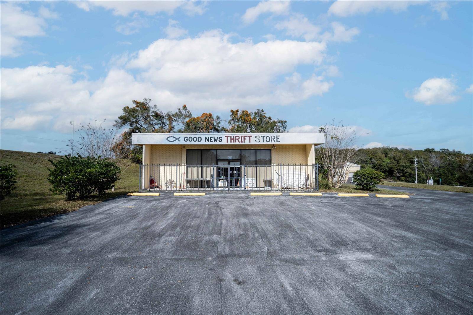 Fruitland Park, FL 34731,619 N DIXIE AVE. (US HWY 441/27)