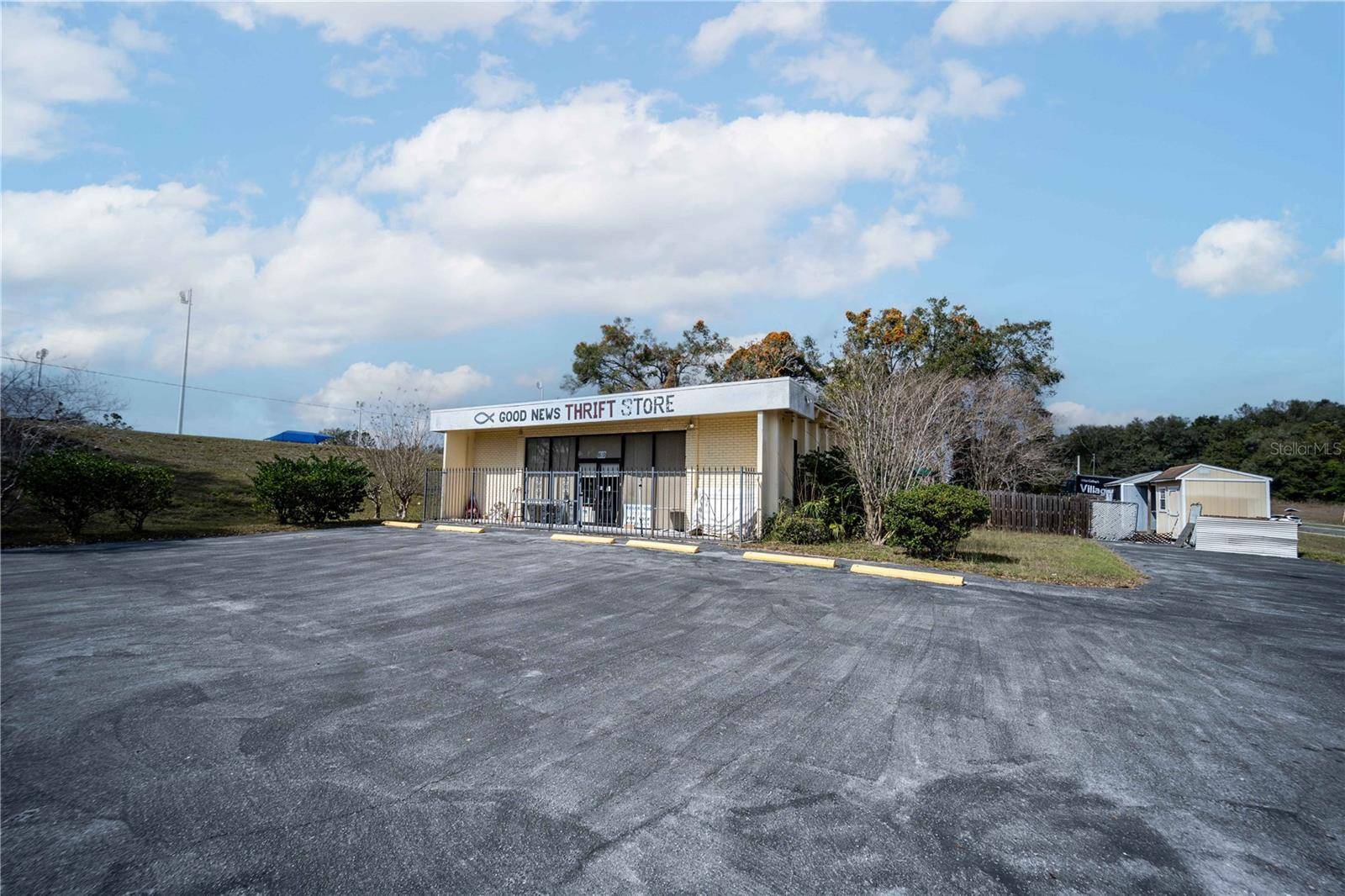 Fruitland Park, FL 34731,619 N DIXIE AVE. (US HWY 441/27)