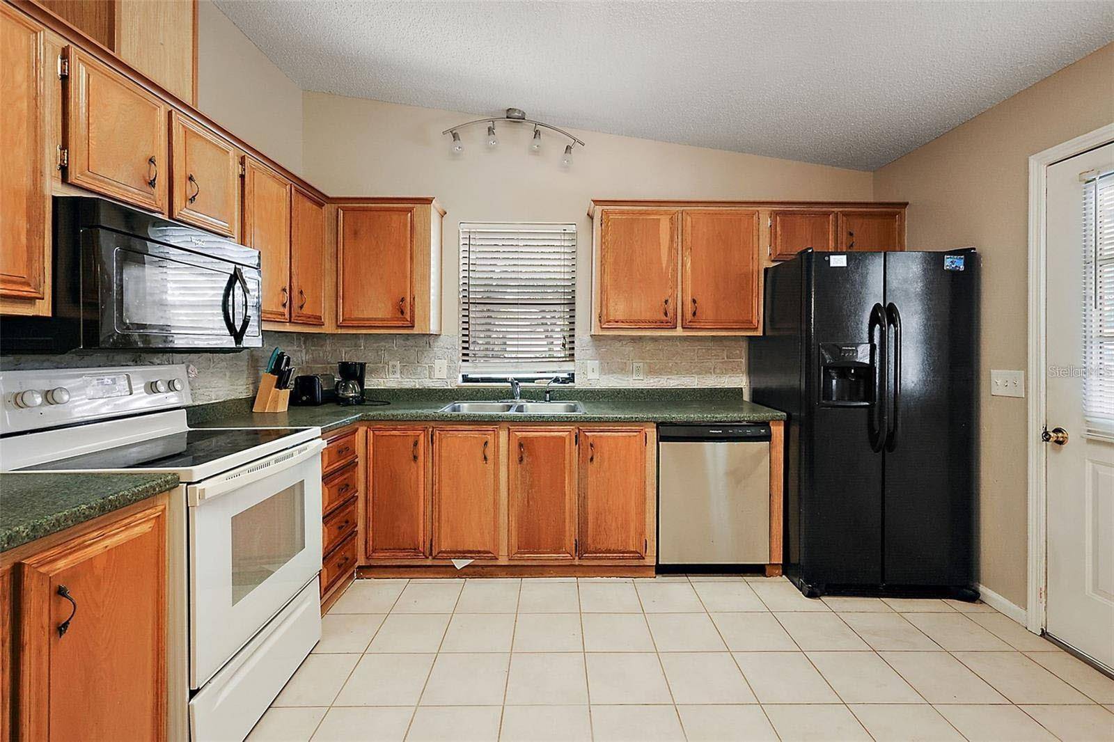 Lady Lake, FL 32159,1729 LAUREN LN