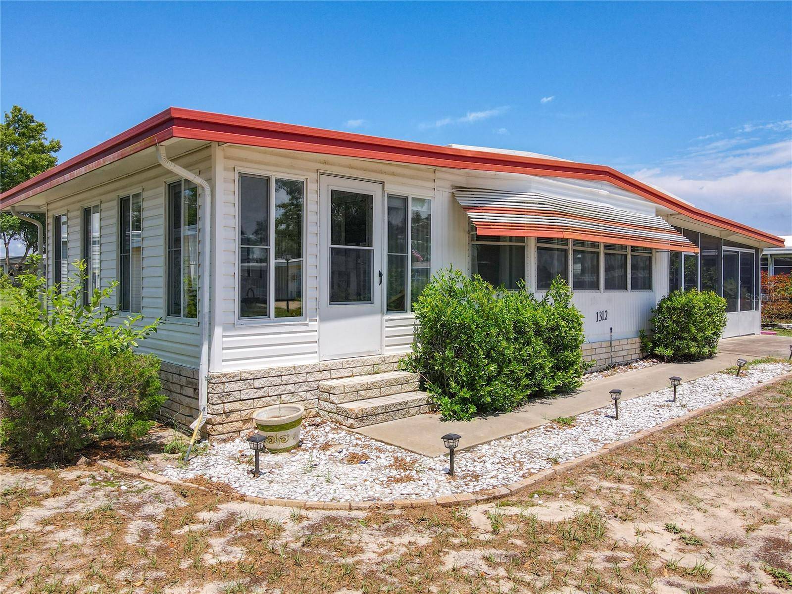 Tavares, FL 32778,1312 APACHE CIR