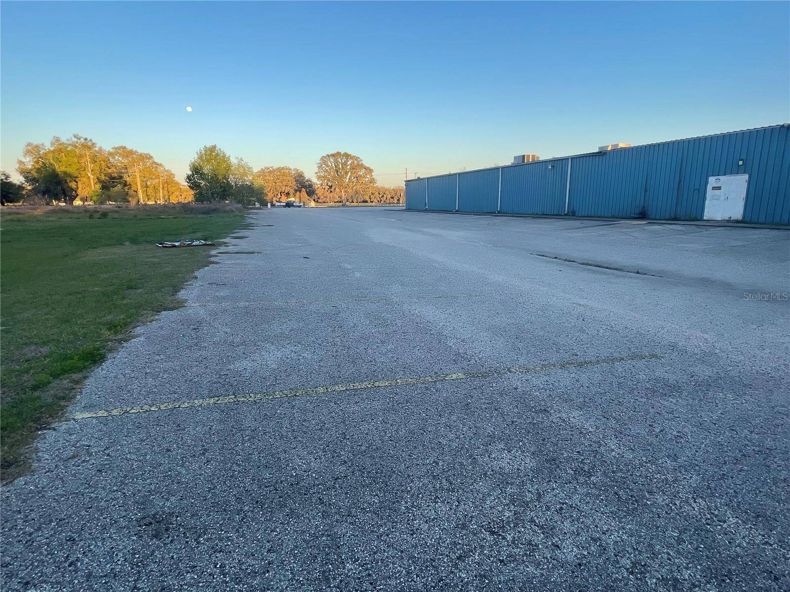 Bushnell, FL 33513,5260 S US 301