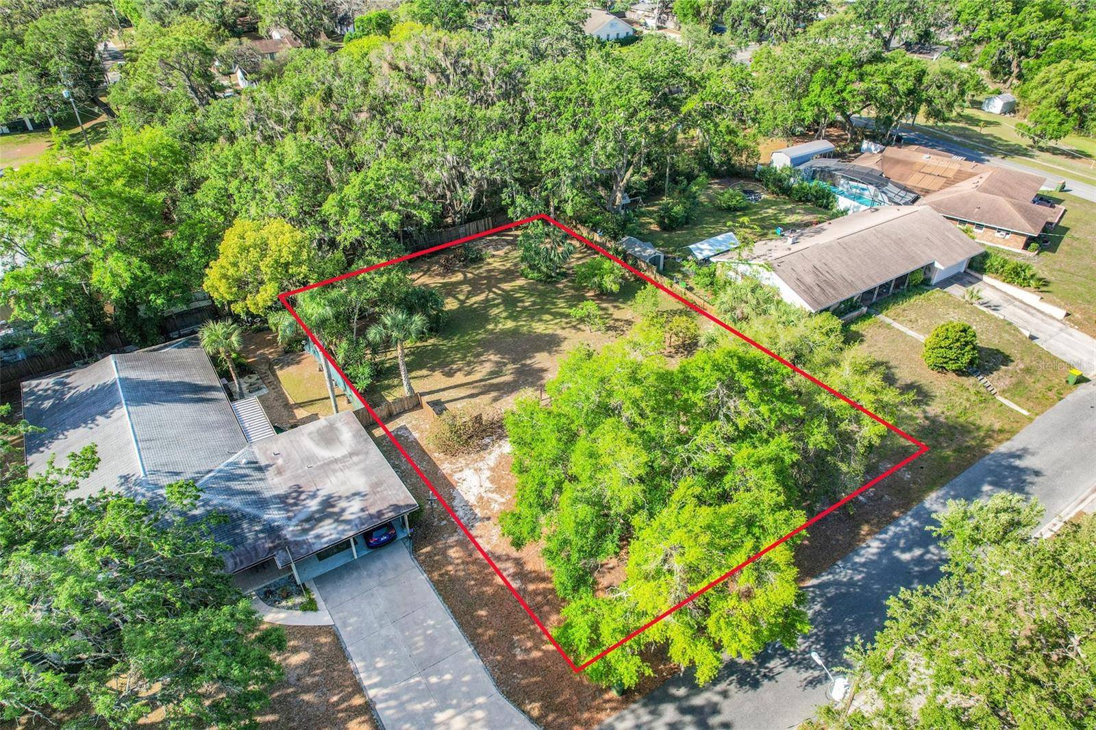 Leesburg, FL 34748,HARCOURT DR