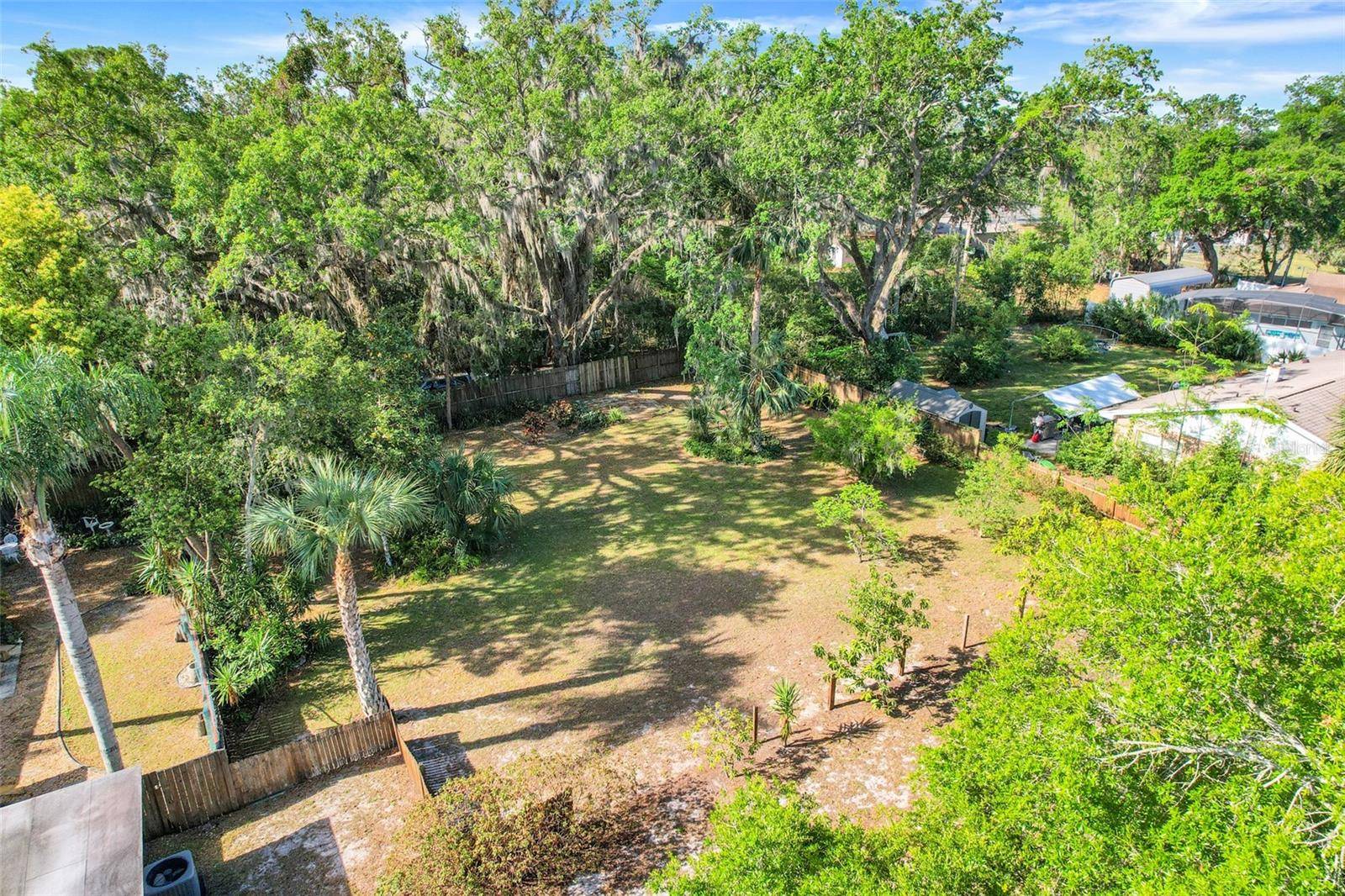 Leesburg, FL 34748,HARCOURT DR