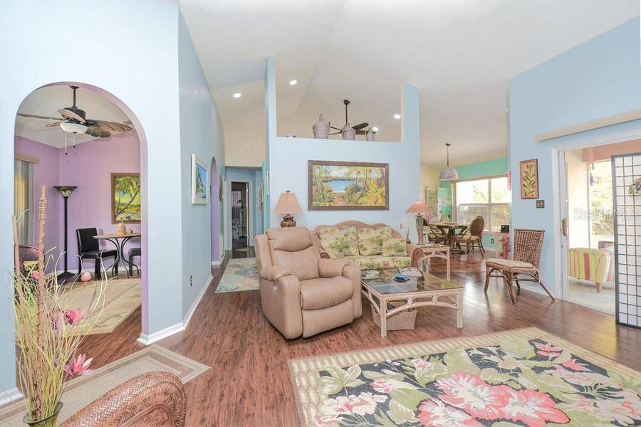 Howey In The Hills, FL 34737,202 N PALM AVE