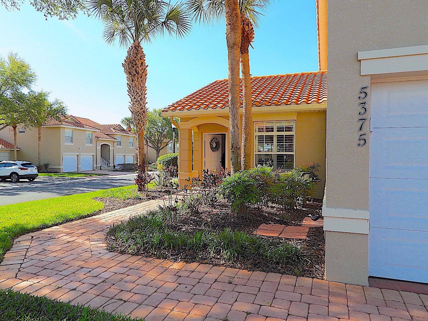 Oxford, FL 34484,5375 COMPASS PT #04