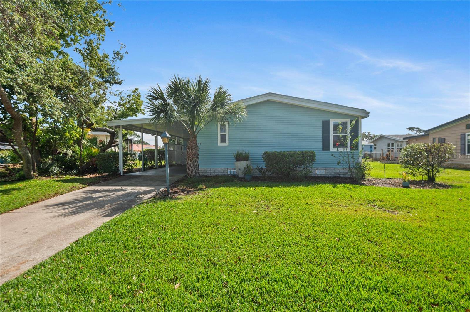 Tavares, FL 32778,501 SANTA FE RD