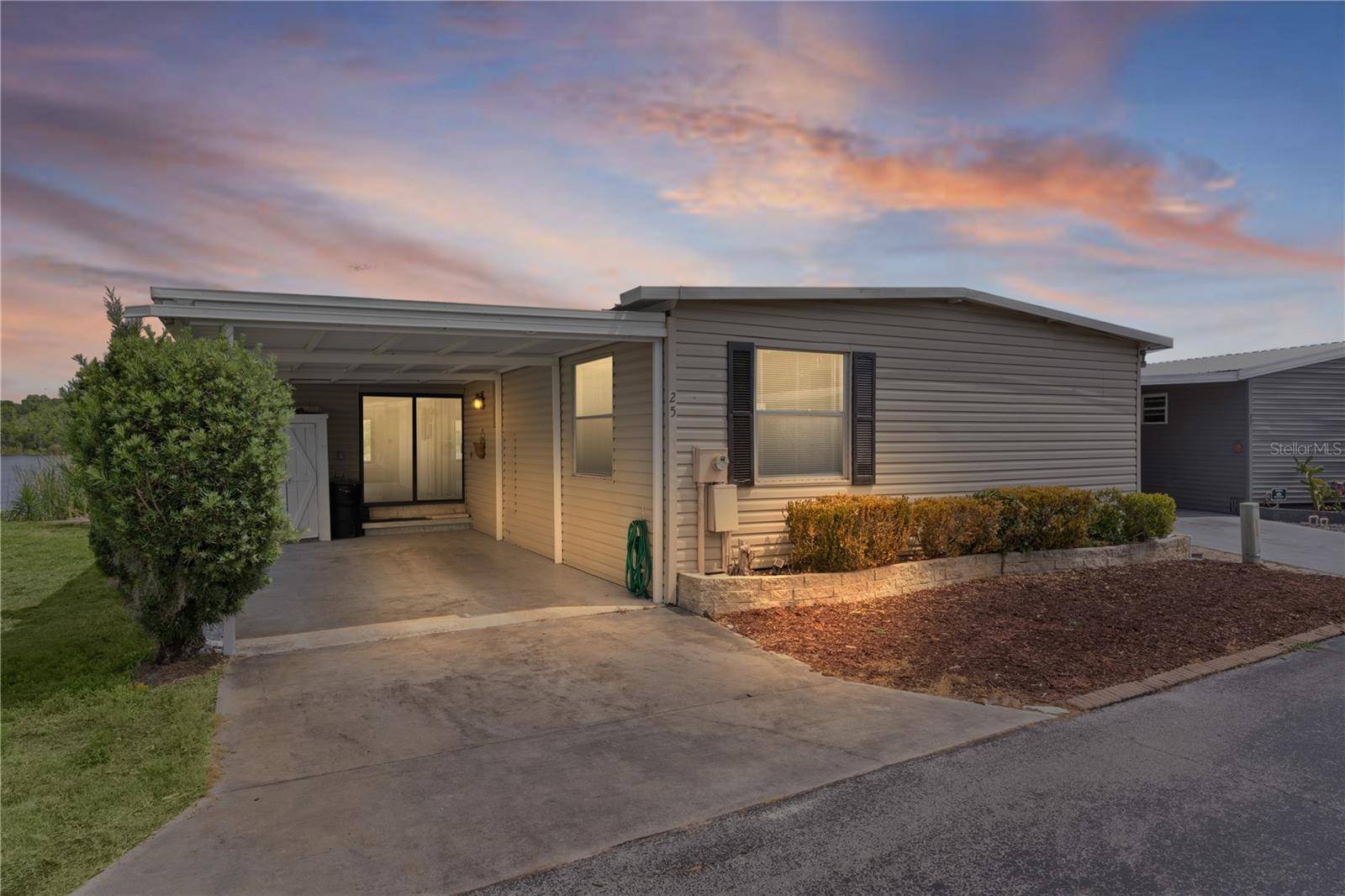 Fruitland Park, FL 34731,25 CAPTAINS PT