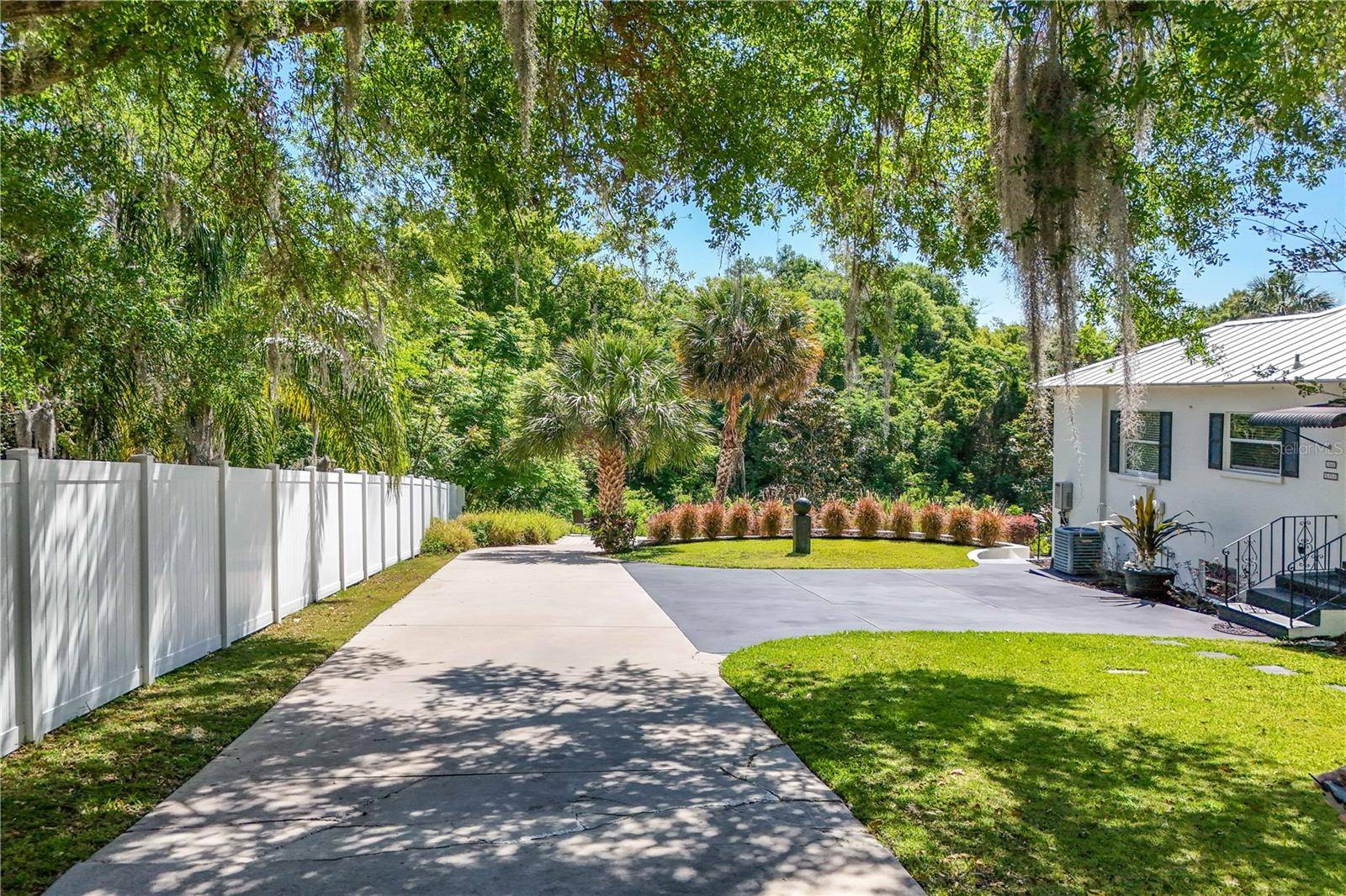 Mount Dora, FL 32757,306 N CLAYTON ST
