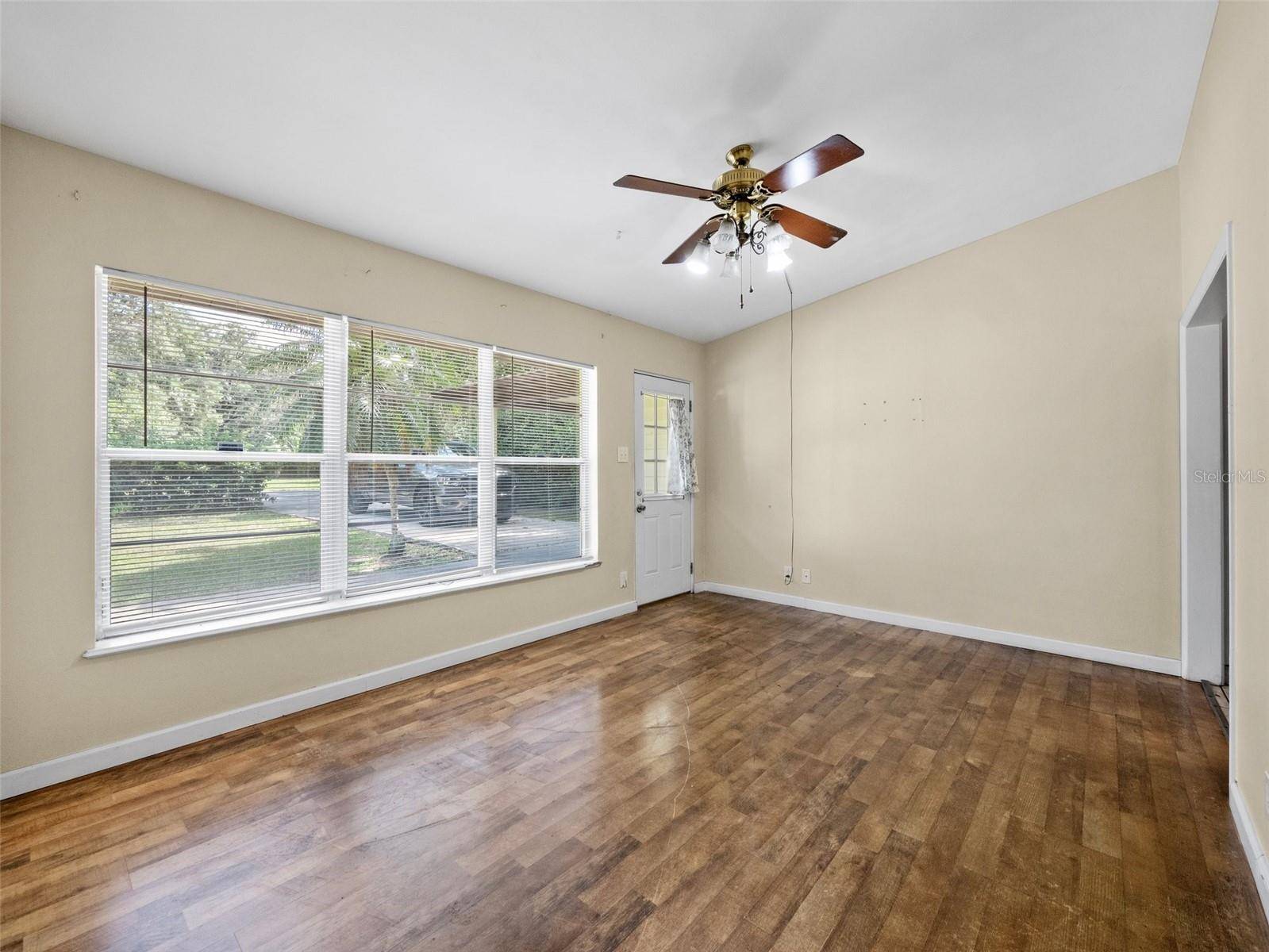 Sorrento, FL 32776,25519 COLMAR AVE